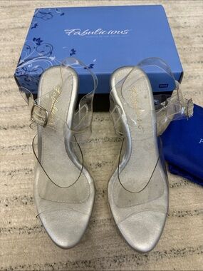 Clear Heels, Fabulicios